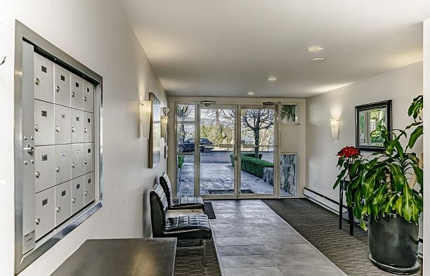 305 2430 Point Grey Road Kitsilano