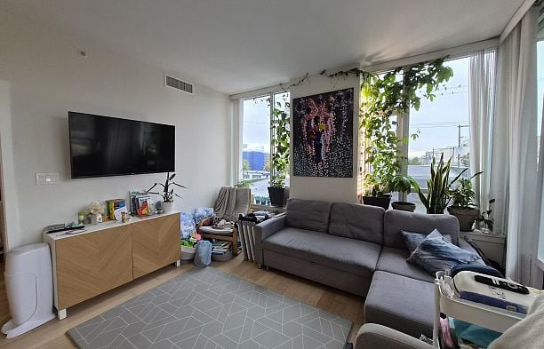 317 2033 W 10th Avenue Kitsilano