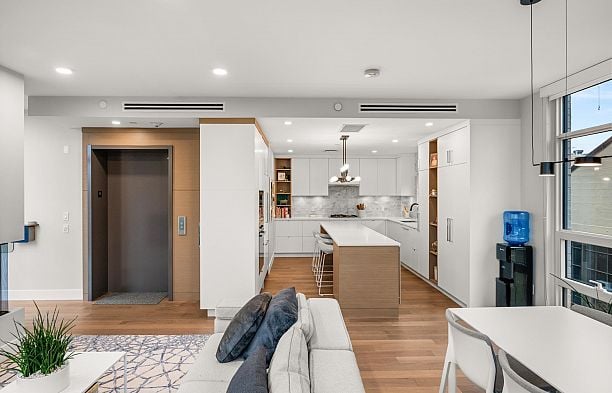 401 2687 Maple Street Kitsilano