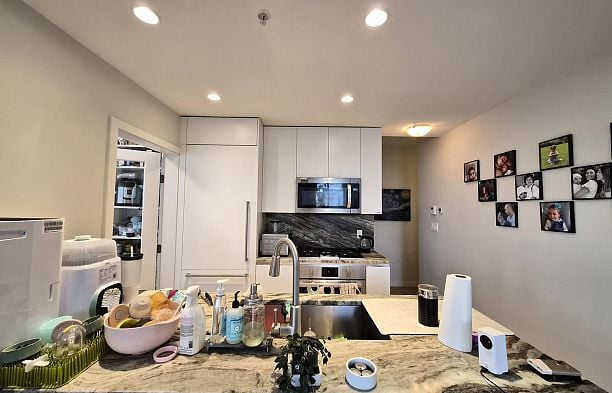 317 2033 W 10th Avenue Kitsilano