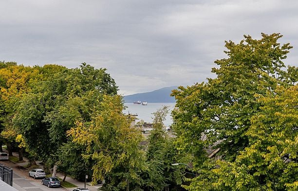 305 2430 Point Grey Road Kitsilano