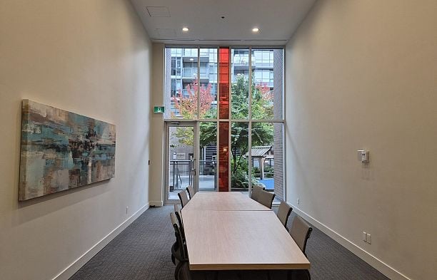 317 2033 W 10th Avenue Kitsilano