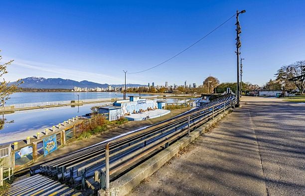 305 2430 Point Grey Road Kitsilano