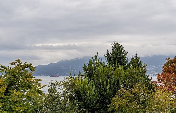 305 2430 Point Grey Road Kitsilano