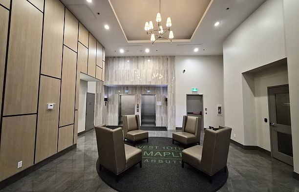 317 2033 W 10th Avenue Kitsilano