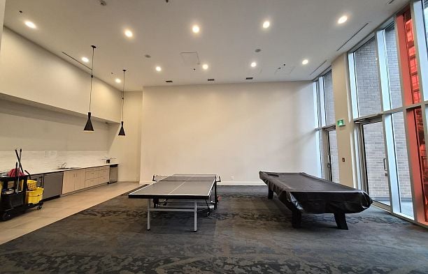 317 2033 W 10th Avenue Kitsilano