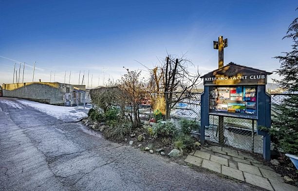 305 2430 Point Grey Road Kitsilano