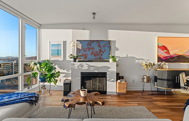 1102 1690 W 8th Avenue Fairview VW