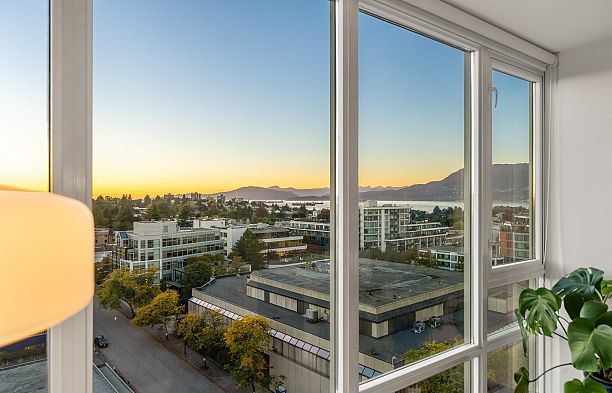 1102 1690 W 8th Avenue Fairview VW