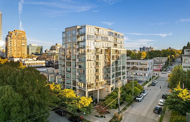1102 1690 W 8th Avenue Fairview VW