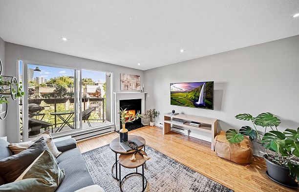 17 1345 W 4th Avenue False Creek