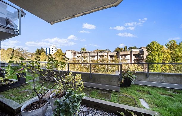 17 1345 W 4th Avenue False Creek