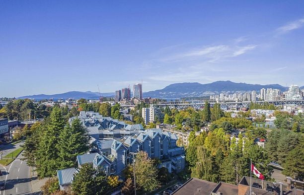 17 1345 W 4th Avenue False Creek