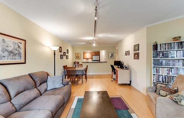 302 1633 W 11th Avenue Fairview VW