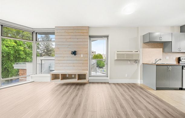 602 2965 Fir Street Fairview VW