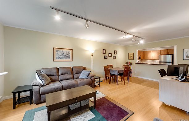 302 1633 W 11th Avenue Fairview VW