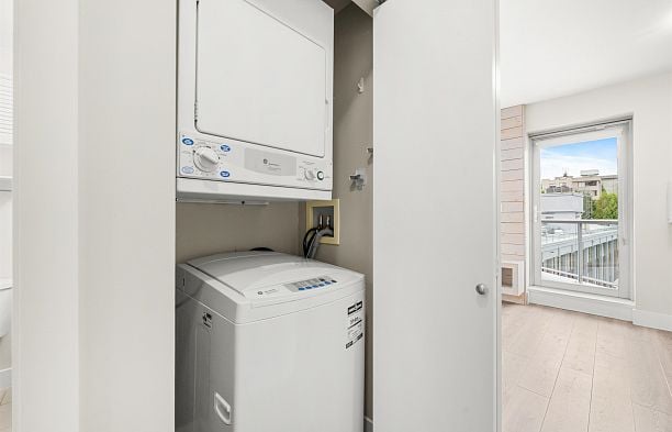 602 2965 Fir Street Fairview VW