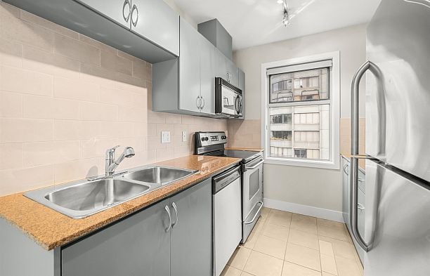 602 2965 Fir Street Fairview VW