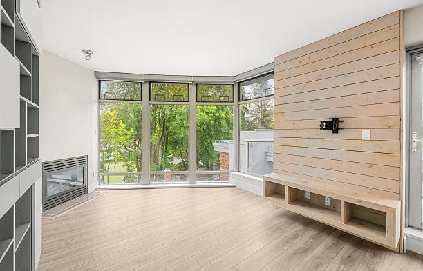 602 2965 Fir Street Fairview VW