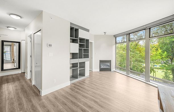 602 2965 Fir Street Fairview VW