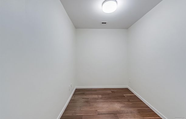 522 8488 Cornish Street S.W. Marine