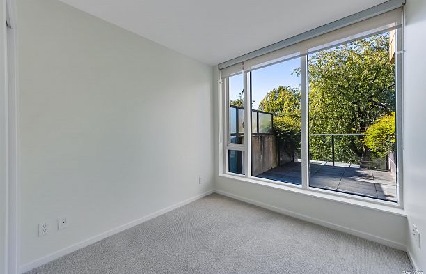 522 8488 Cornish Street S.W. Marine