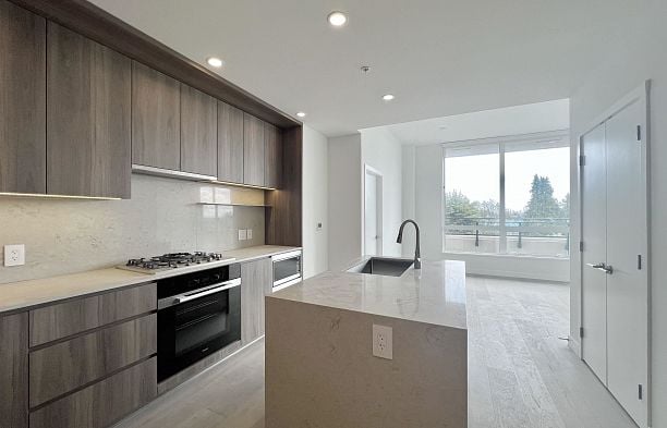 501 5212 Cambie Street Cambie