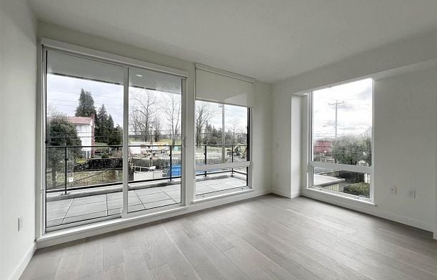 206 5212 Cambie Street Cambie