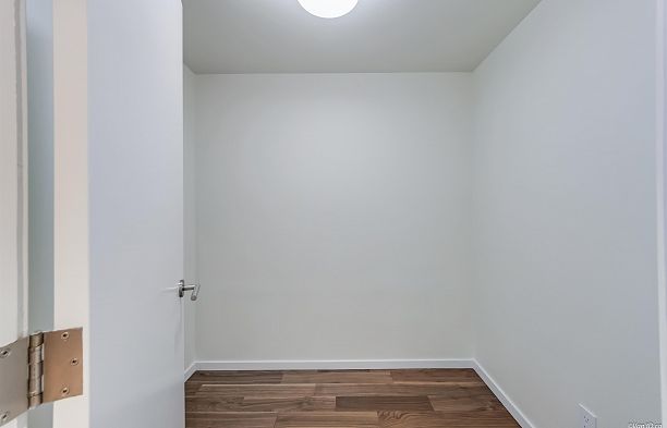 522 8488 Cornish Street S.W. Marine
