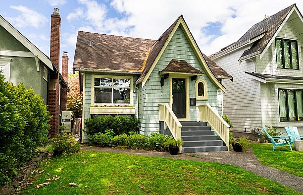 341 W 22nd Avenue Cambie