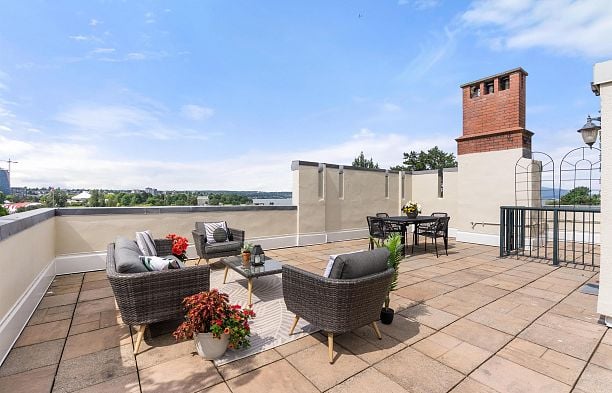 307 1311 Beach Avenue West End VW