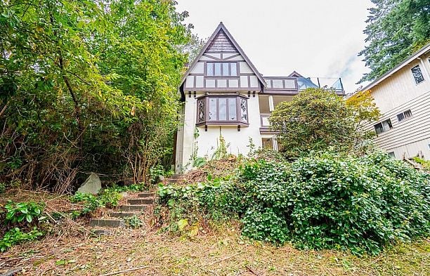 2806 W King Edward Avenue Arbutus