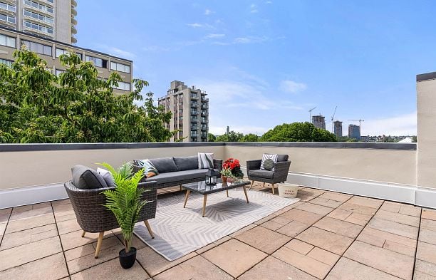 307 1311 Beach Avenue West End VW