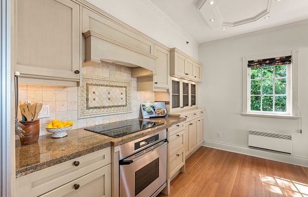 307 1311 Beach Avenue West End VW