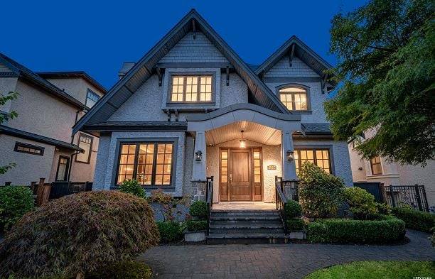 3125 W 34th Avenue MacKenzie Heights