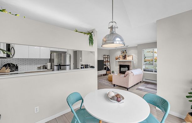 305 868 W 16th Avenue Cambie