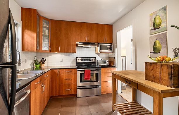 158 E 17th Avenue Main