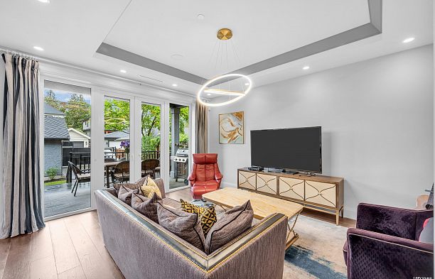 3125 W 34th Avenue MacKenzie Heights