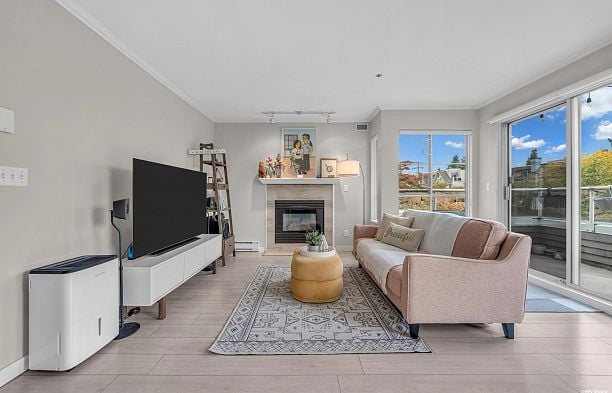 305 868 W 16th Avenue Cambie