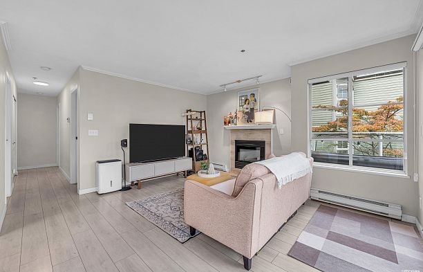 305 868 W 16th Avenue Cambie