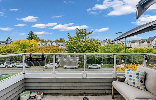 305 868 W 16th Avenue Cambie