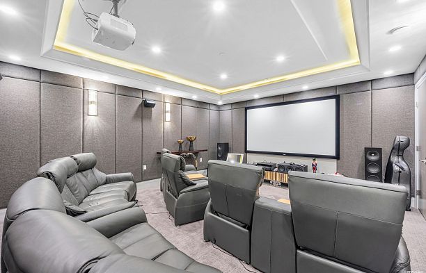 3125 W 34th Avenue MacKenzie Heights