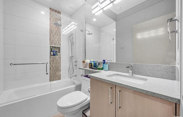 3125 W 34th Avenue MacKenzie Heights