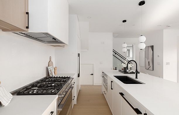 1 5969 Granville Street South Granville