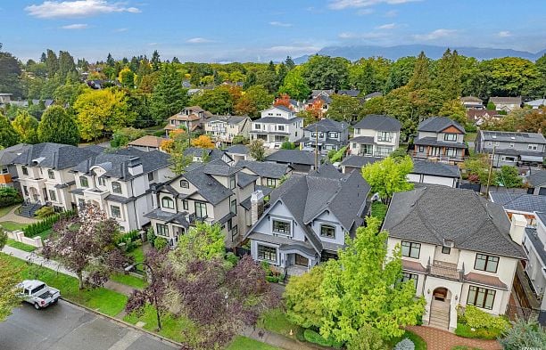 3125 W 34th Avenue MacKenzie Heights