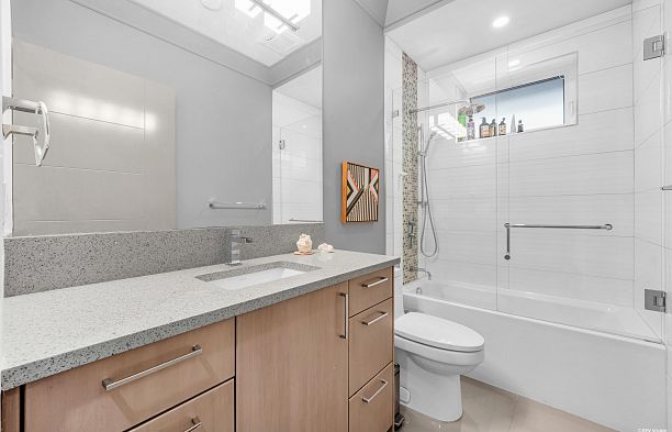 3125 W 34th Avenue MacKenzie Heights