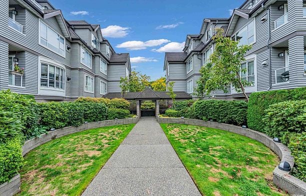 305 868 W 16th Avenue Cambie