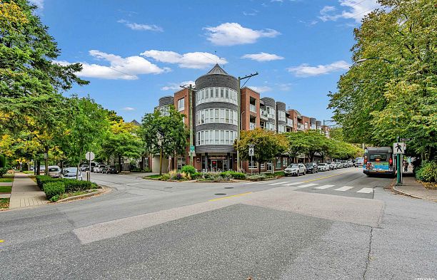 305 868 W 16th Avenue Cambie