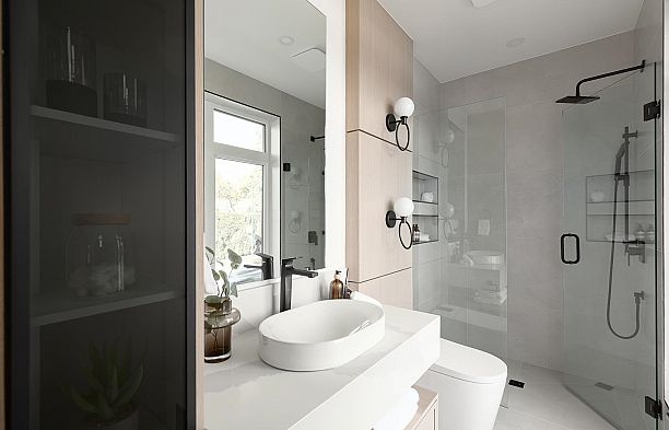 1 5969 Granville Street South Granville