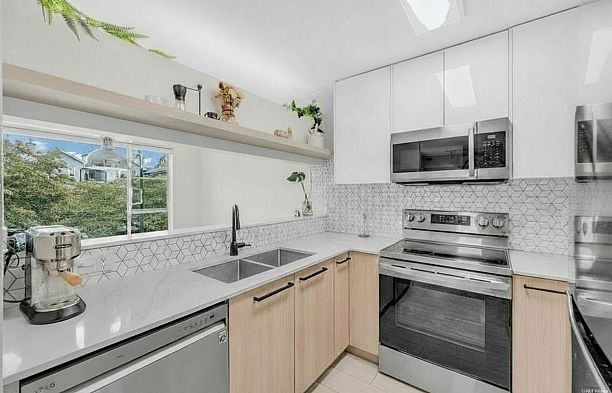 305 868 W 16th Avenue Cambie